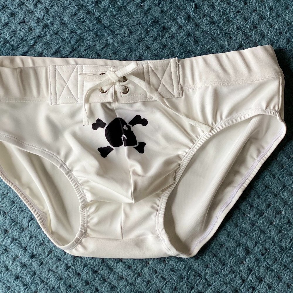 SKULL & BONES WHITE SWIMWEAR
